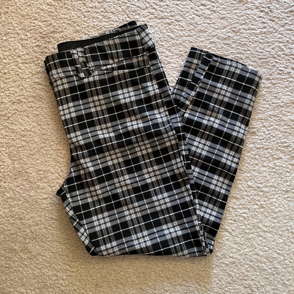 Maurices Black & White Plaid Slim Fit Pants / Skinny Leggings - Size L Large Reg